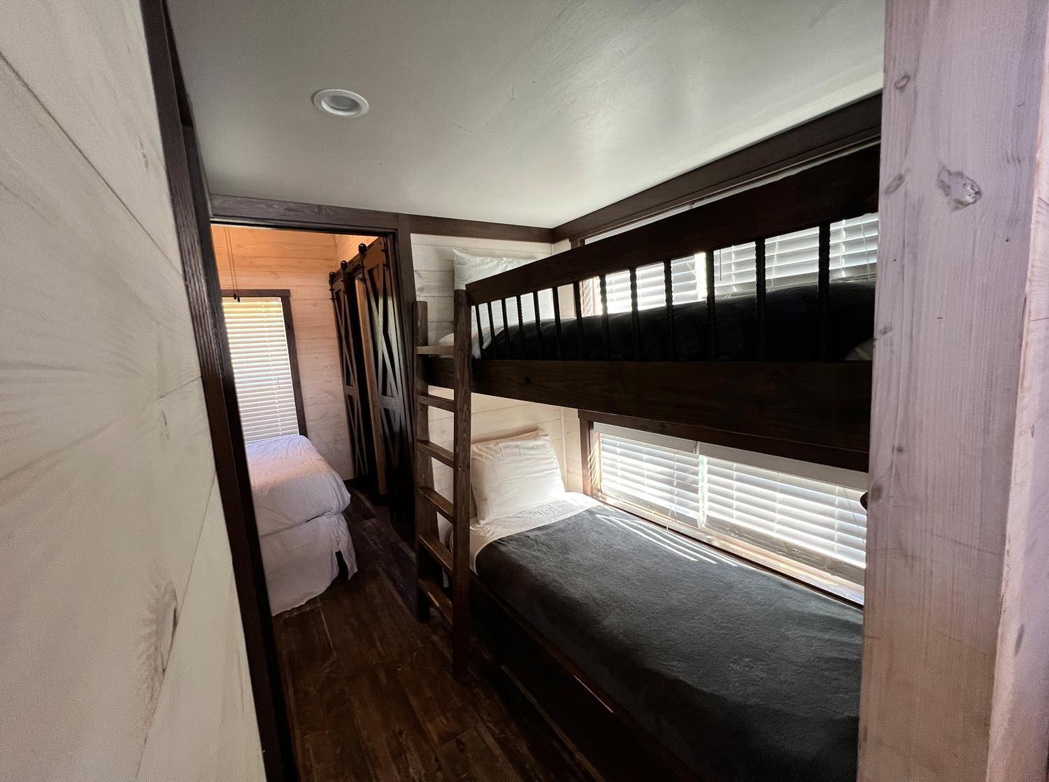 Creekfire Rv Resort Savannah Room photo